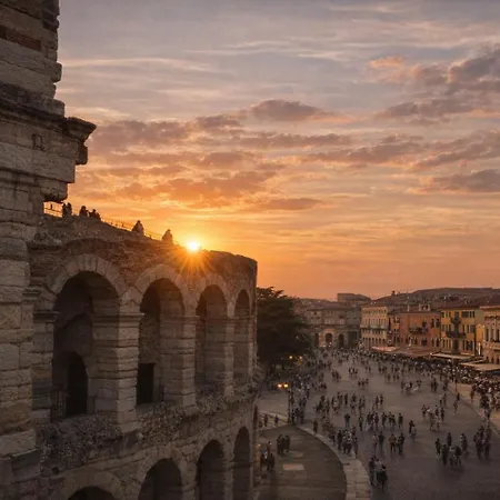 Vista Arena Di E Piazza Bra * Vérone